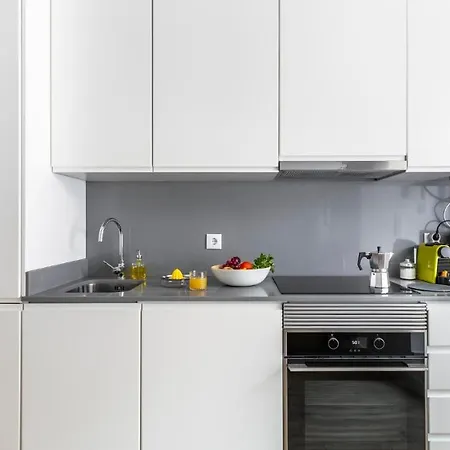 Plum Guide - Saint George's Terrace Apartment *