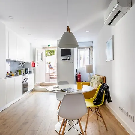 Plum Guide - Saint George's Terrace Apartment Lisbon
