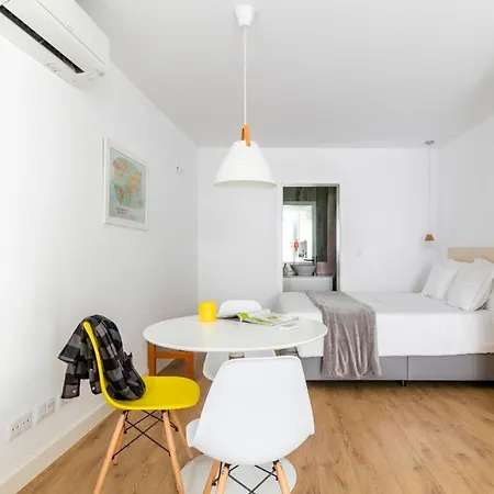 Plum Guide - Saint George's Terrace Apartment *